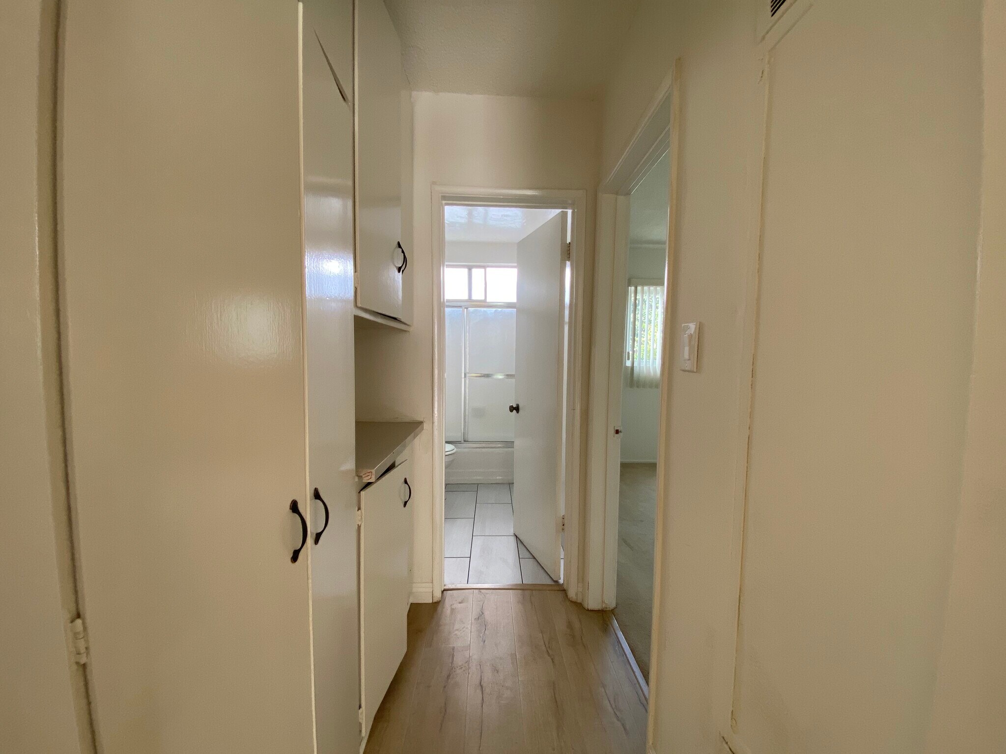 Building Photo - 11706 Mayfield Ave