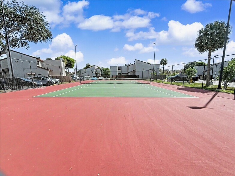 Building Photo - 10010 NW 9th Street Cir