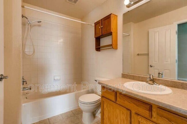 Building Photo - 805 Summer Hawk Dr
