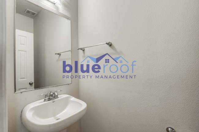 Building Photo - 17064 SW Rockridge Ct