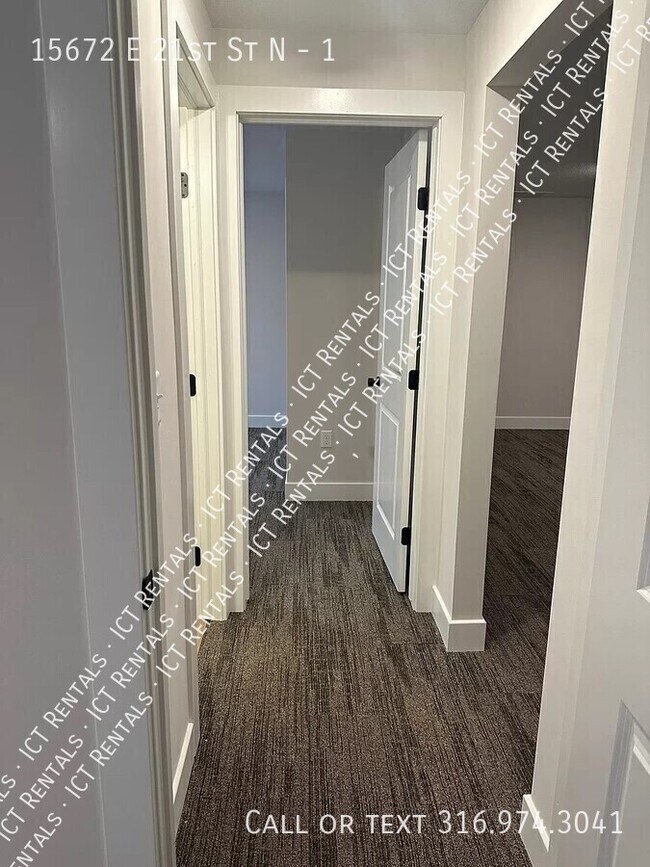 Building Photo - 15672 E 21st St N