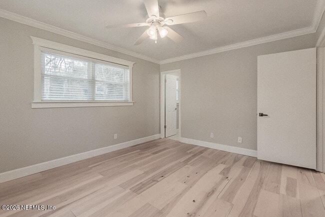 Building Photo - 1549 Montrose Ave E