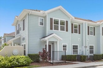Building Photo - 5368 Diplomat Ct