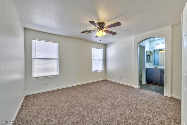 Building Photo - 949 Medina De Leon Ave