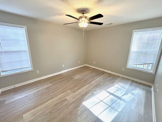 Building Photo - 118 Railroad Ridge Rd