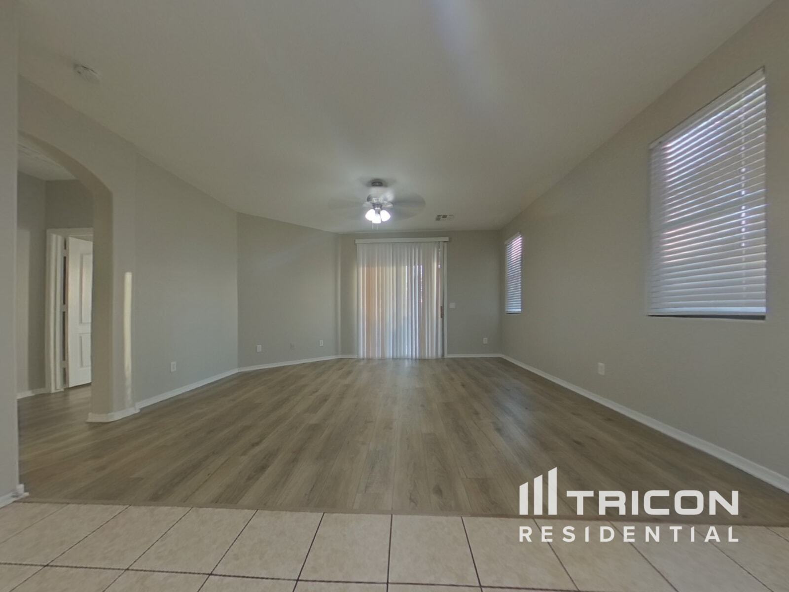 Building Photo - 7919 S 73rd Dr