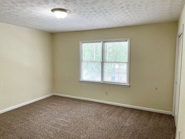 Building Photo - 310 S Jeff Davis Dr