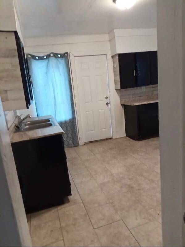 Building Photo - 1217 Greenwood Ave