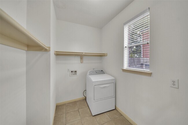 Building Photo - 6415 Coley Park