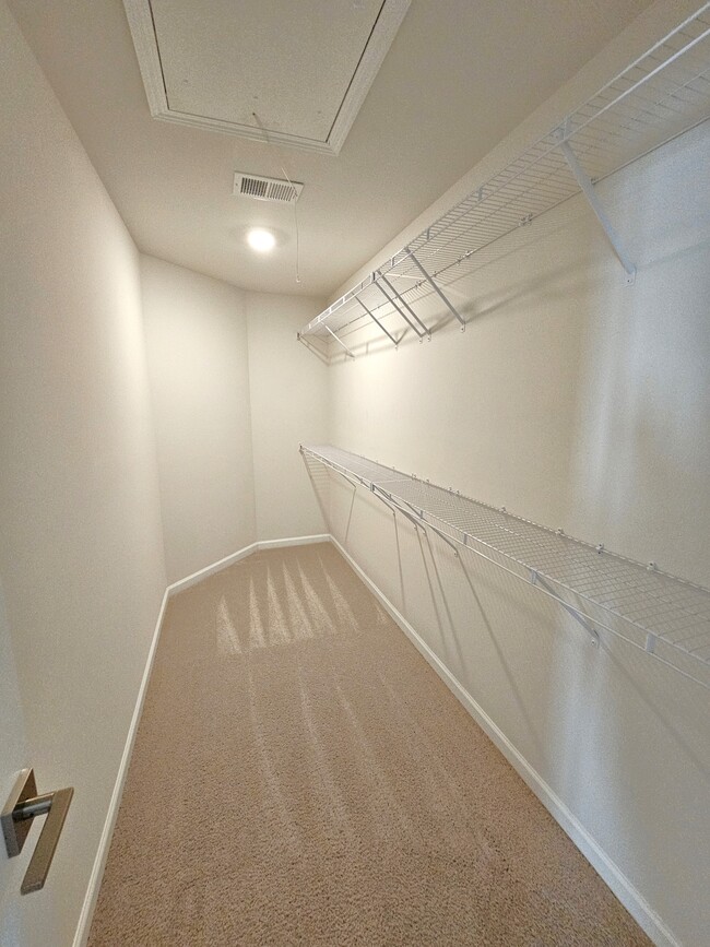 Building Photo - 5451 Cherwell Ave