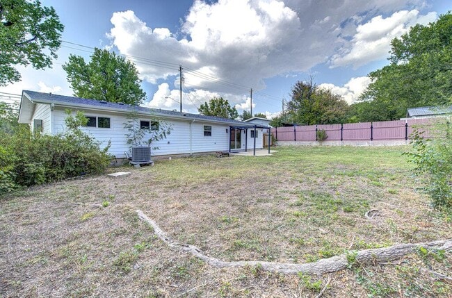 Building Photo - 5407 Manor Rd