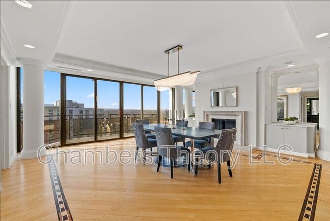 Building Photo - 1530 Key Blvd