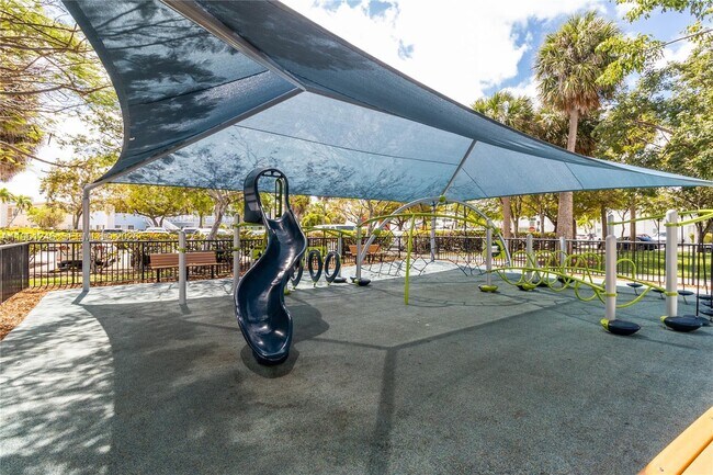 Building Photo - 7441 Wayne Ave