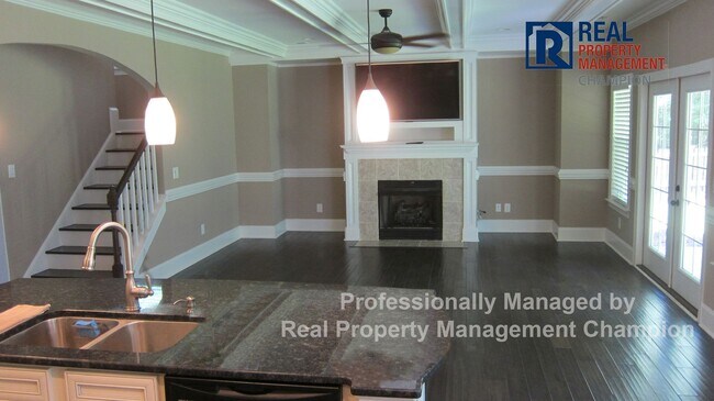 Building Photo - Custom Executive Home with Community Water...
