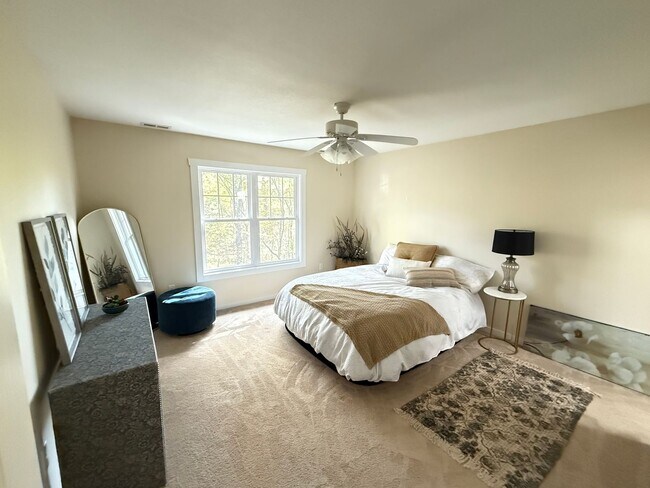 Building Photo - Immaculate Arden Three Bedroom Ranch With Two Car Garage