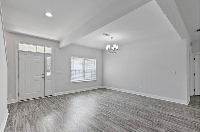 Building Photo - Beautiful Crooked Creek Home Monticello For Rent