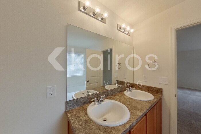 Building Photo - 94 Rolling Sands Dr