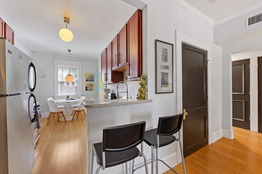 Building Photo - 2101 Kirkwood Ave