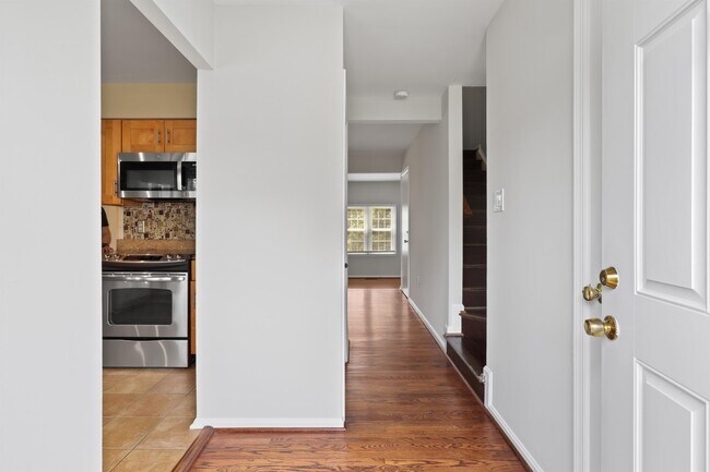 Building Photo - 9913 Longford Ct