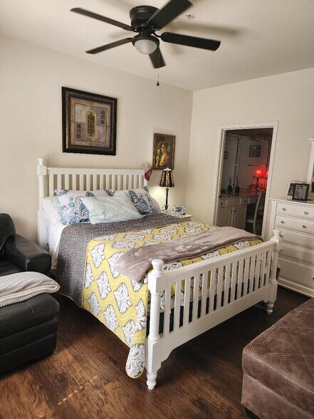 Building Photo - 14861 Santa Lucia Dr