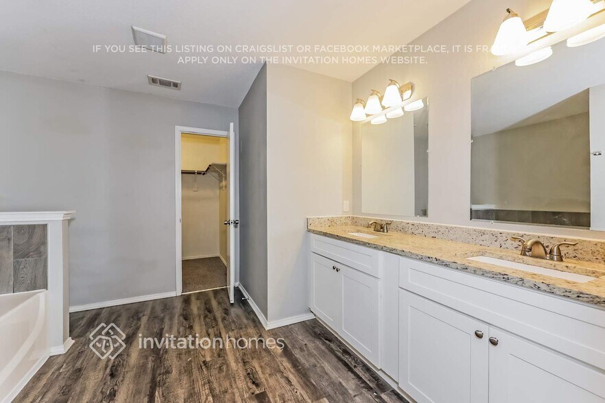 Building Photo - 621 Aqua Dr