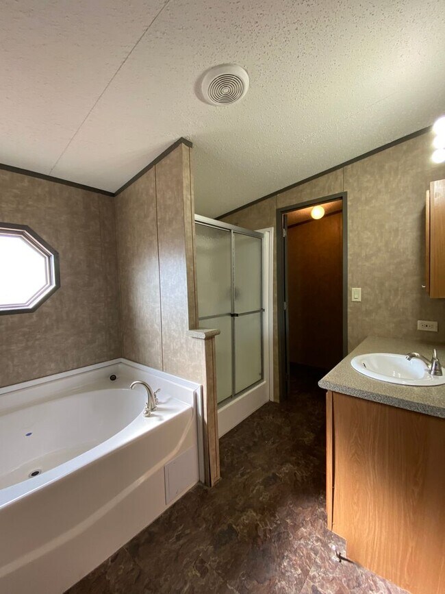 Building Photo - 40 Restful Pl