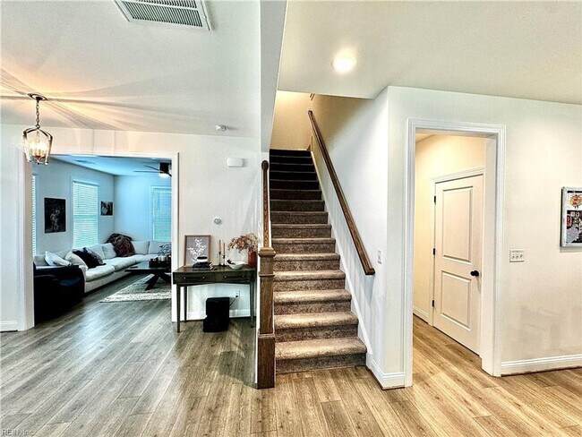 Building Photo - Stunning Modern Haven