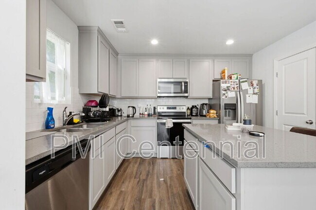 Building Photo - 1120 Wedgewood Dr NW