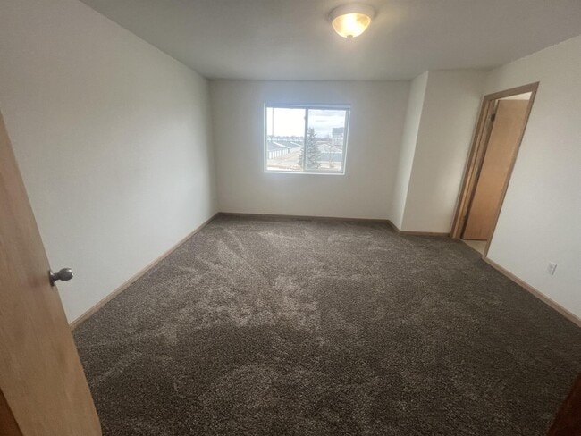 Building Photo - 3322 8th St W