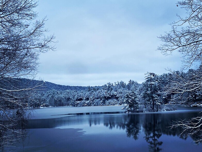 Building Photo - 302 Lake Ave