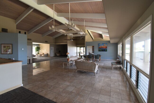 Building Photo - Unfurnished 3 Bedroom 2 Bath Penthouse Condo