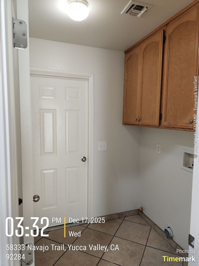 Building Photo - 3 bedroom 2 bath w/ office