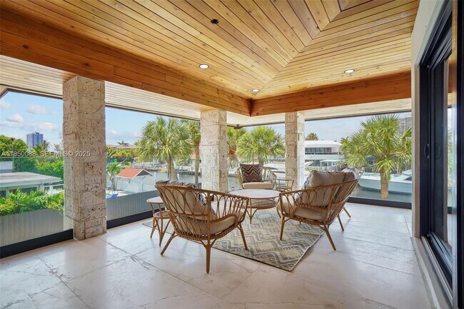 Building Photo - 3343 NE 166th St