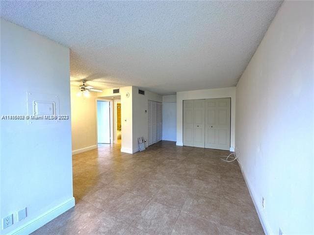 Building Photo - 17021 N Bay Rd
