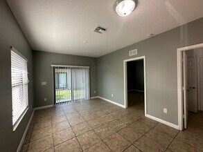 Building Photo - 1045 Villas LLC (1035 NE 10th Ave)