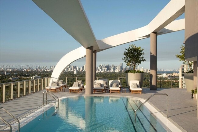 Building Photo - 2678 Tigertail Ave