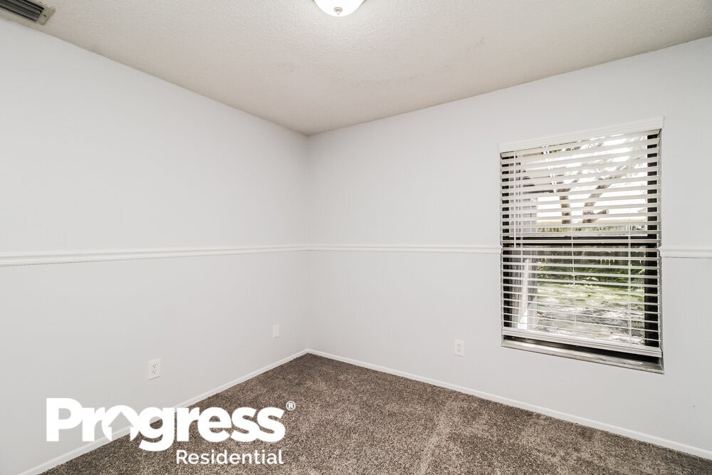 Building Photo - 1055 Alpug Ave