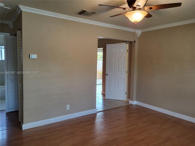 Building Photo - 30 NE 56th St