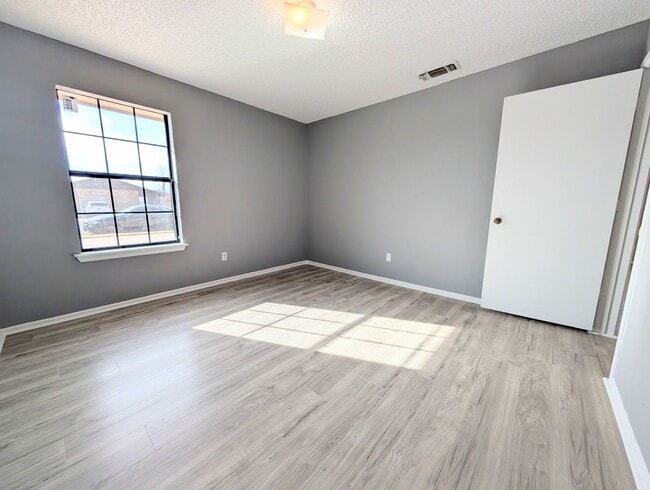 Building Photo - 6108 37th St