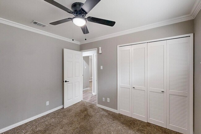 Building Photo - 3264 Northaven Rd