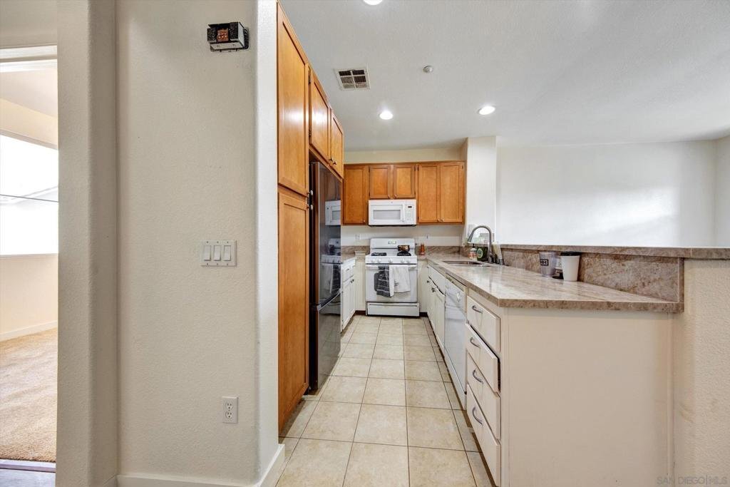Building Photo - 1583 Sumac Pl
