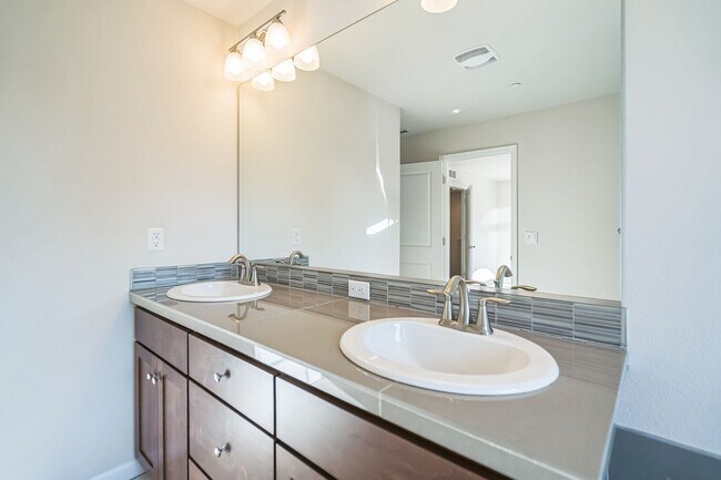 Building Photo - 9745 SW 171st Ave