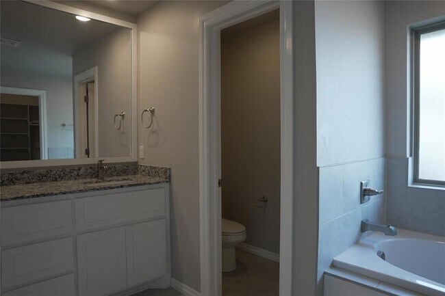 Building Photo - 5216 Bing Cir