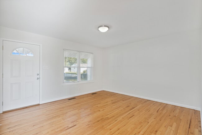 Building Photo - 5328 Cherryview Ln