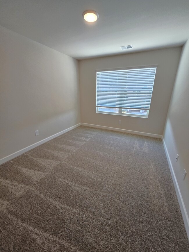 Building Photo - 1522 Yellowwood Ct