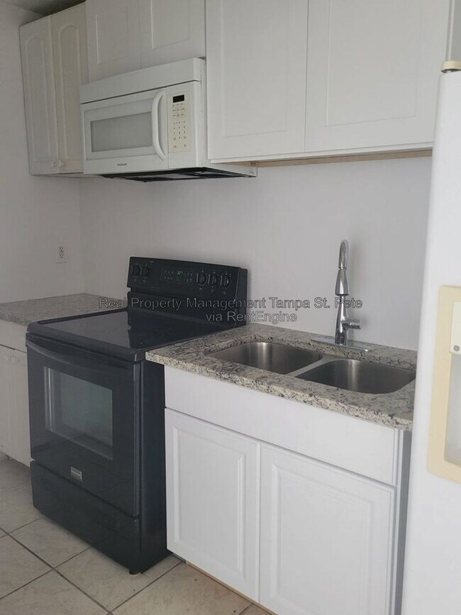 Building Photo - 3422 W Idlewild Ave