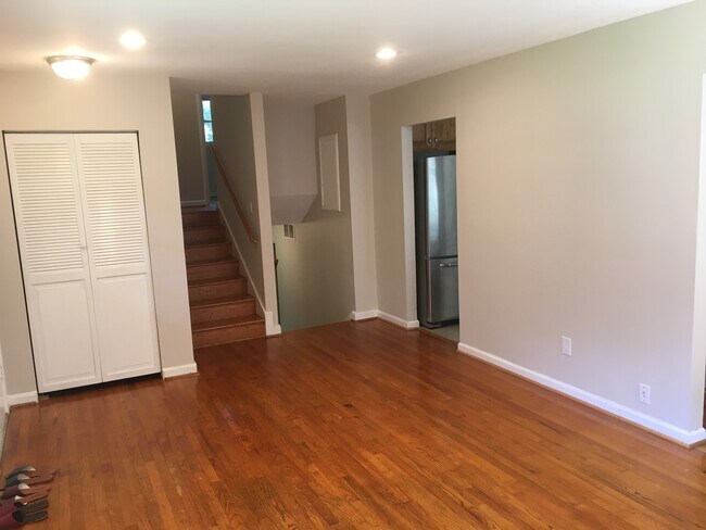 Building Photo - 1115 Westbriar Ct NE