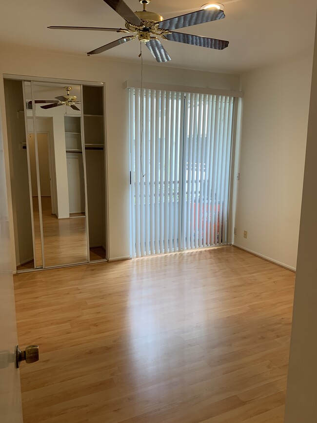Building Photo - 500 S Berendo St