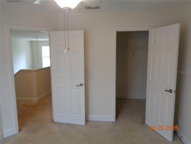 Building Photo - 210 Woodhouse Ln