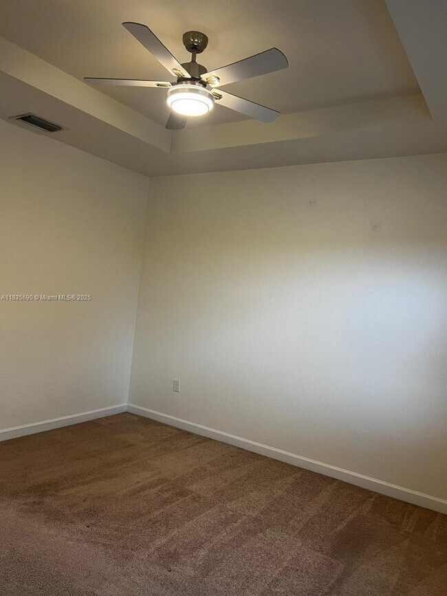 Building Photo - 11512 SW 151 Ave